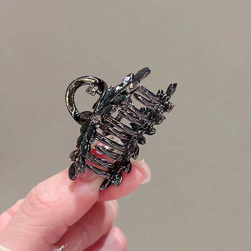 High-end Black Crystal Wheat Hair Claw Exquisite Half-tied Hair Clip on Womens Back of Head Medium-sized Metal Hair Gripper Y250707
