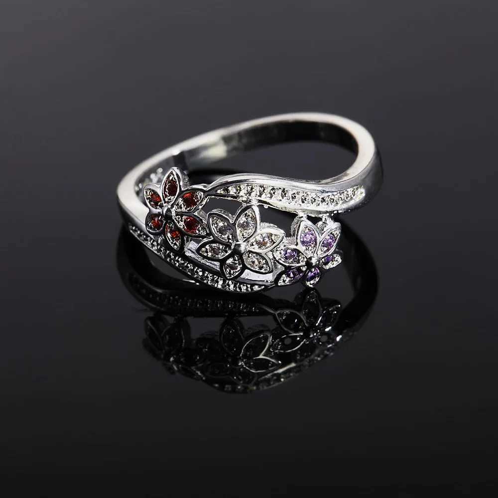 925 Sterling Silver high quality Womens Wedding Ring with Inlaid Stone Crystal Flower Fashion Jewelry XJ250707