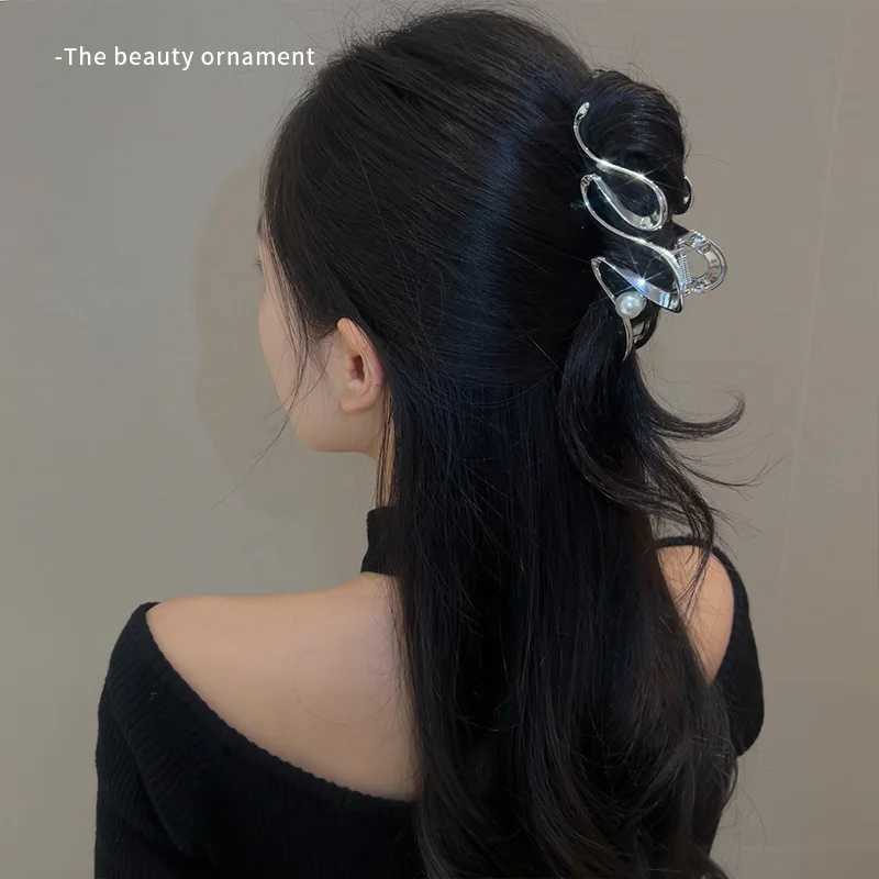 Ruoshui Woman Large Elegant Metal Silver Washing Face Hair Claws Novelty Hairpins Punk Style Barrettes Girls Hair Clips Hairgrip Y250707