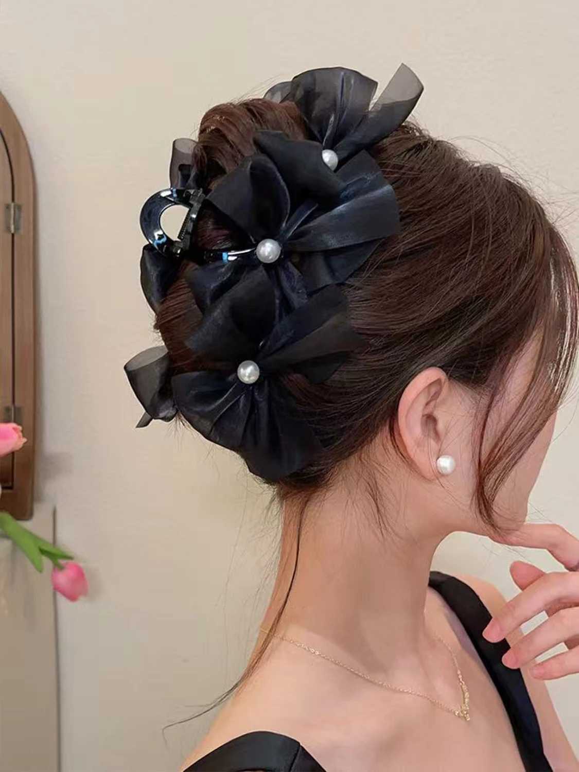 Spring and summer Korean sweet and elegant pearl organza bow grab clip gentle temperament large pan hair grab clip shark clip Z250707