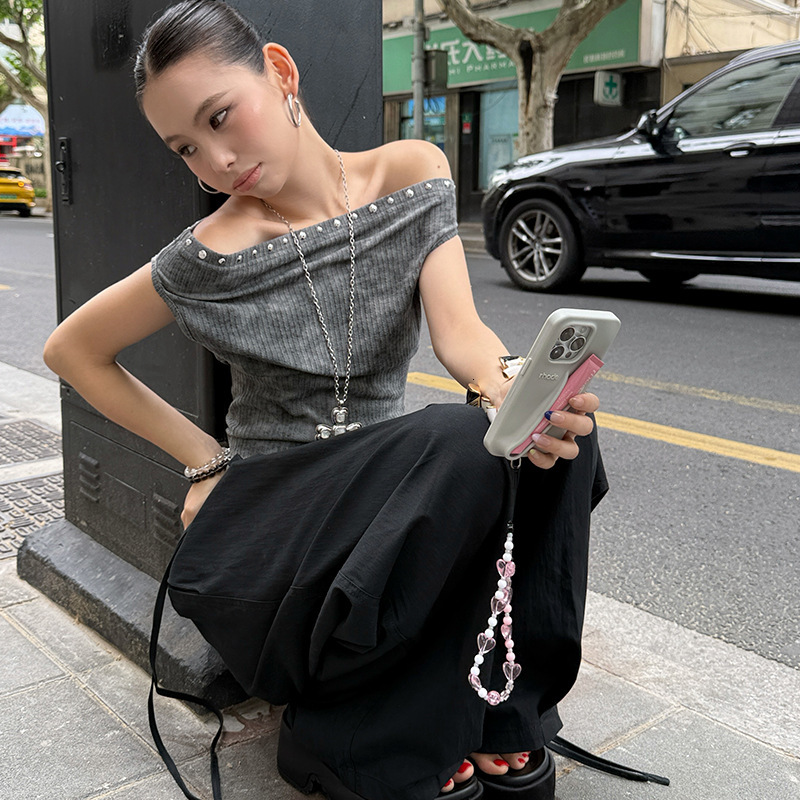 2025 Summer new women's T-shirt fashionable street casual rivet gradient off shoulder top retro worn-out short sleeved T-shirt new designer T-shi