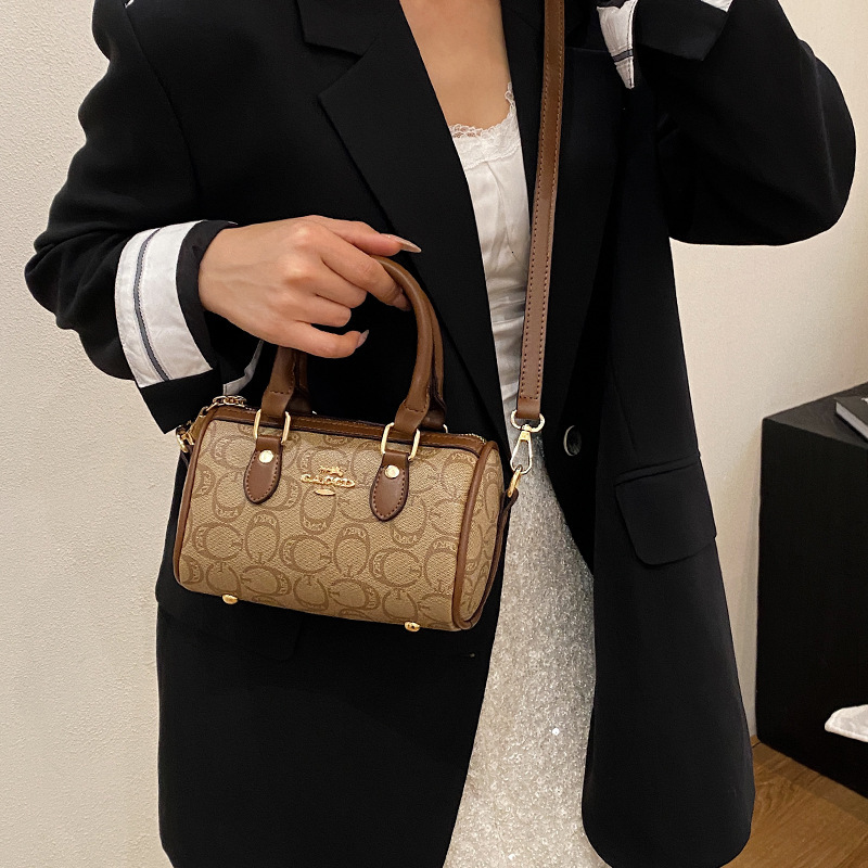Designer 2025 New Small Women Boston Casual Versatile Elegant High-Value Trendy Handheld Crossbody Light Luxury Women's Bag