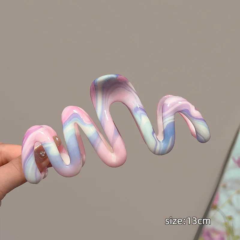 AISHG Korean Gradient Hair Claw Clip for Women Large Thick Hair Shark Clip Hairpin Barrettes Fashion Girl Hair Accessories Y250707