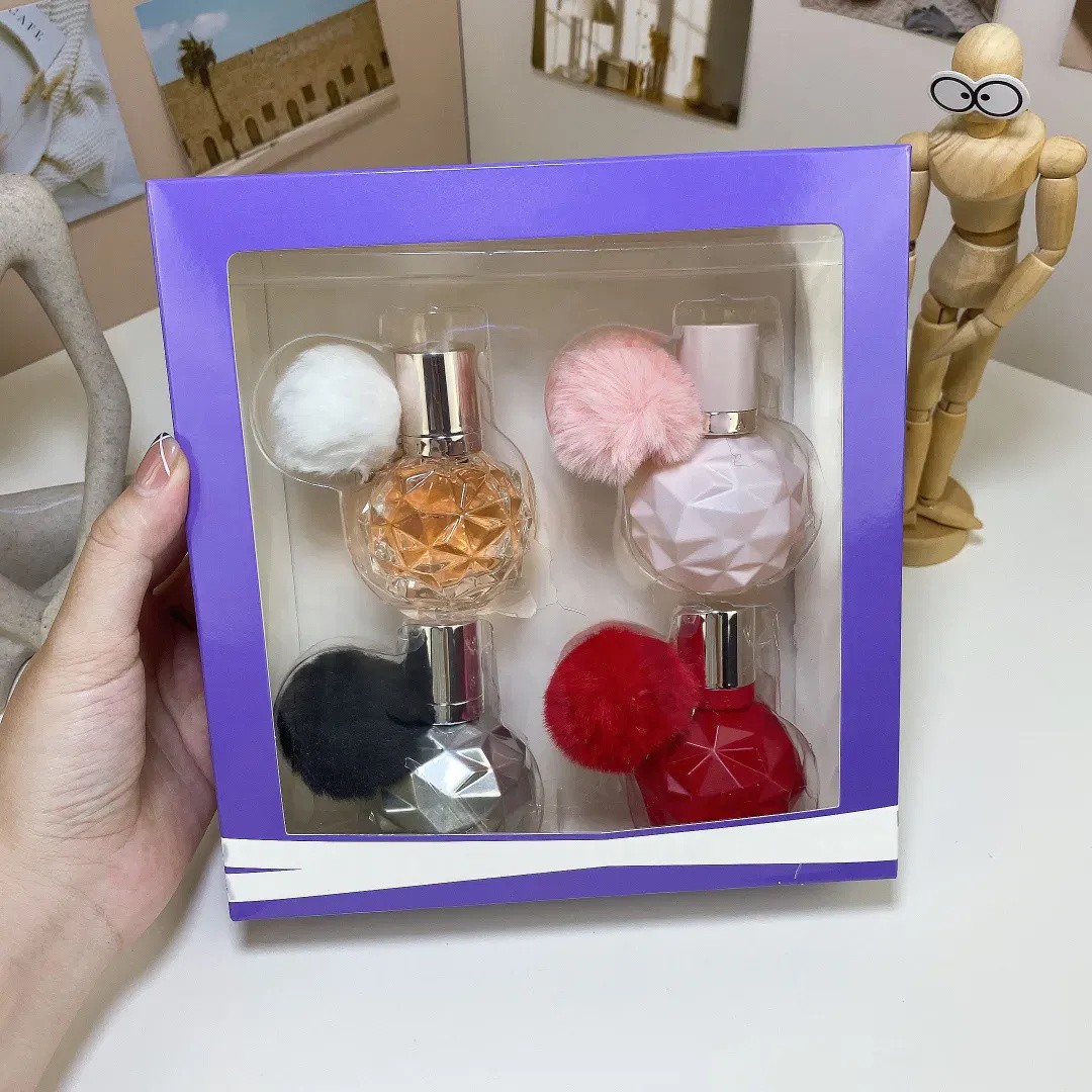 Enchanting Intense Cloudscape: A Compelling Eau de Parfum for the Contemporary Woman, Fusing Dreamy Aromatic Notes to Create a Divine Scent Sensation