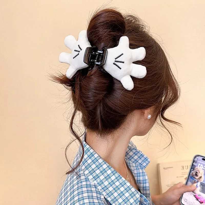 Cute Mickey Palm Hair Claw Clips For Women Creative Hairclips Girls Mickey Hand Hairpin Small Funny Claw Clip Hair Accessories Z250707