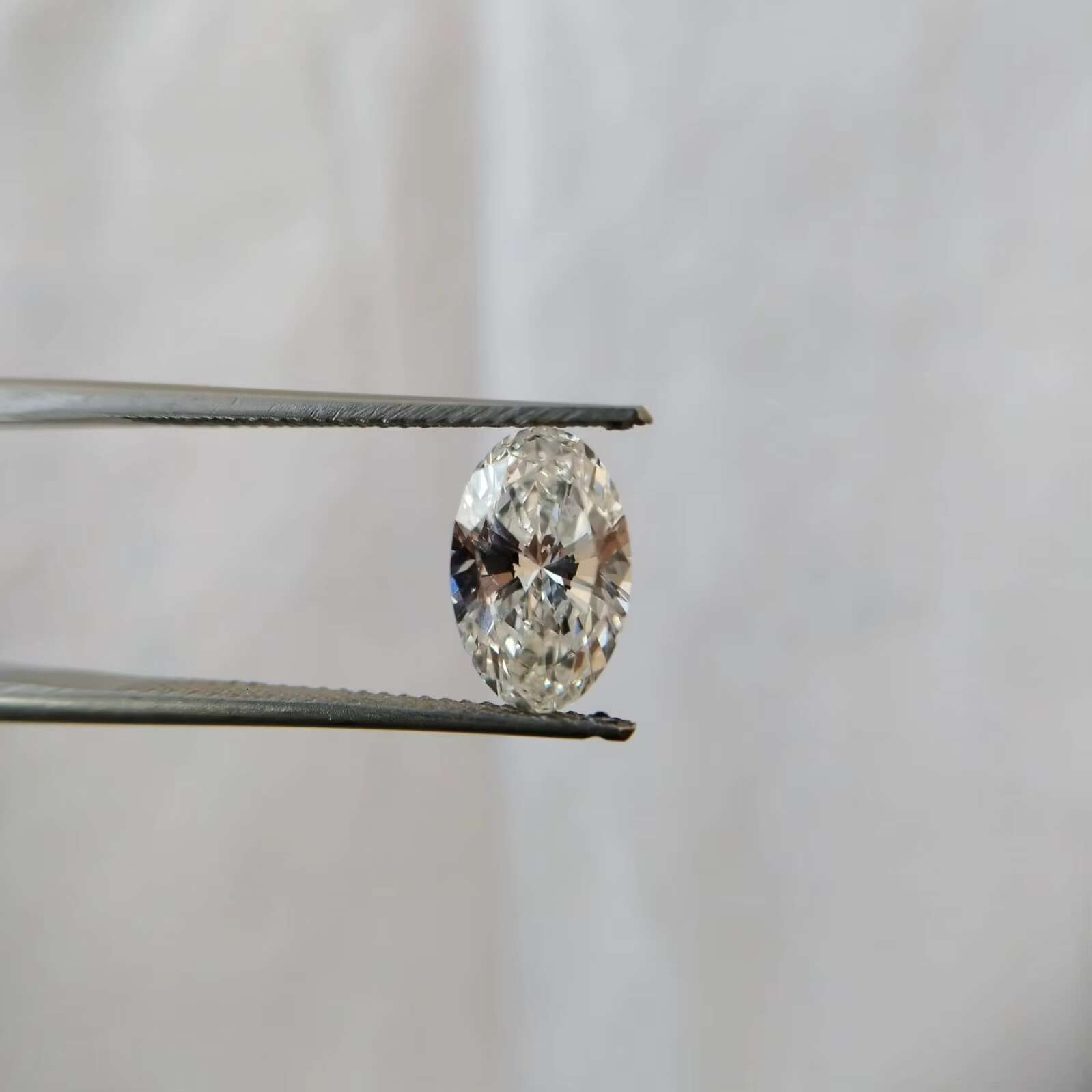 Wholesale IGI Certified Lab Grown Brilliant Cut Oval Diamond 5.00ct Cvd/hpht E/VS1 Lab Created Diamond for Jewelry