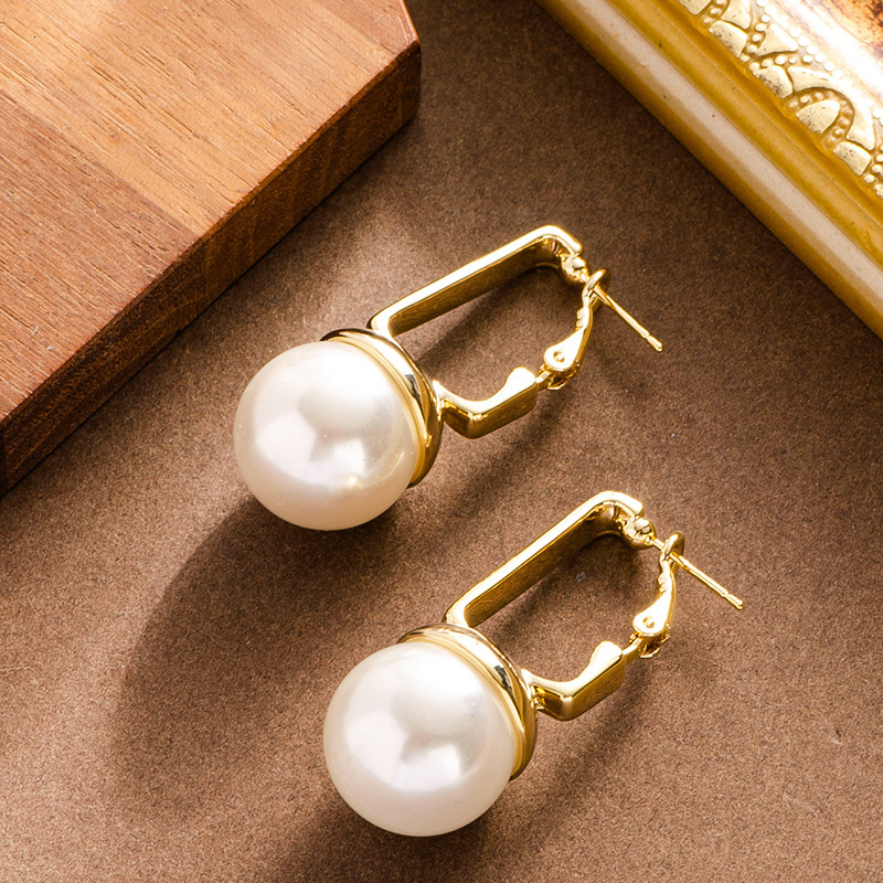 Fashion Pearl Light High-end Feel Slimming for Square and Round Faces Non-fading Sier Needle Earrings