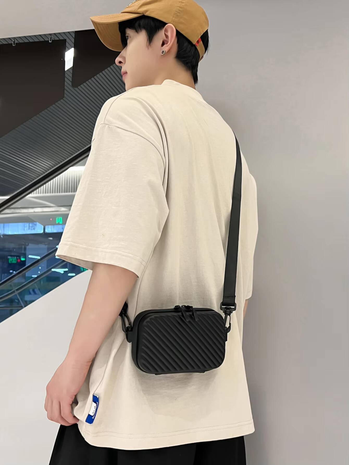 Simple Lightweight Box Unisex Trendy Diagonal Striped Shoulder Soft PU Leather Pressed Shell Mens Messenger Bag ddmynov