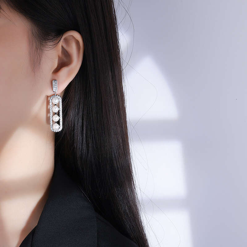 White Shell Fairy Temperament Elegant Personality Exaggerated Ins Trend Live Style Pearl Drop Earrings 5B8
