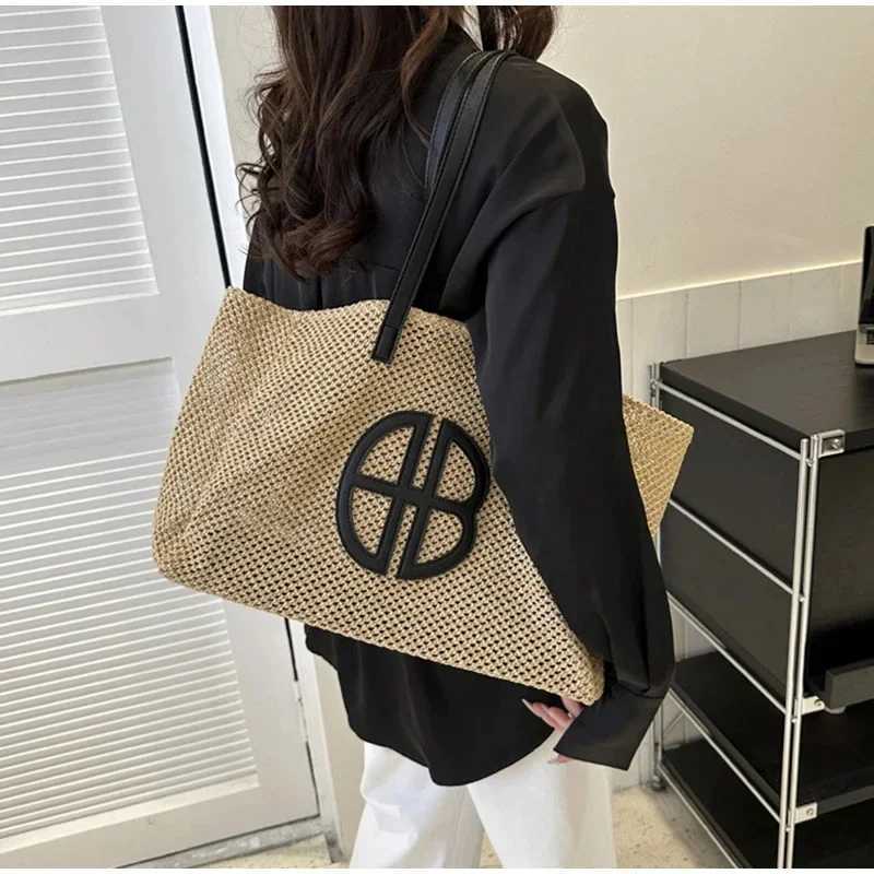 Hollow Out Knitting Tote Bag Large Capacity Handmade Shoulder Handbag Women 2023 Designer Casual Beach Bag Ethnic Style