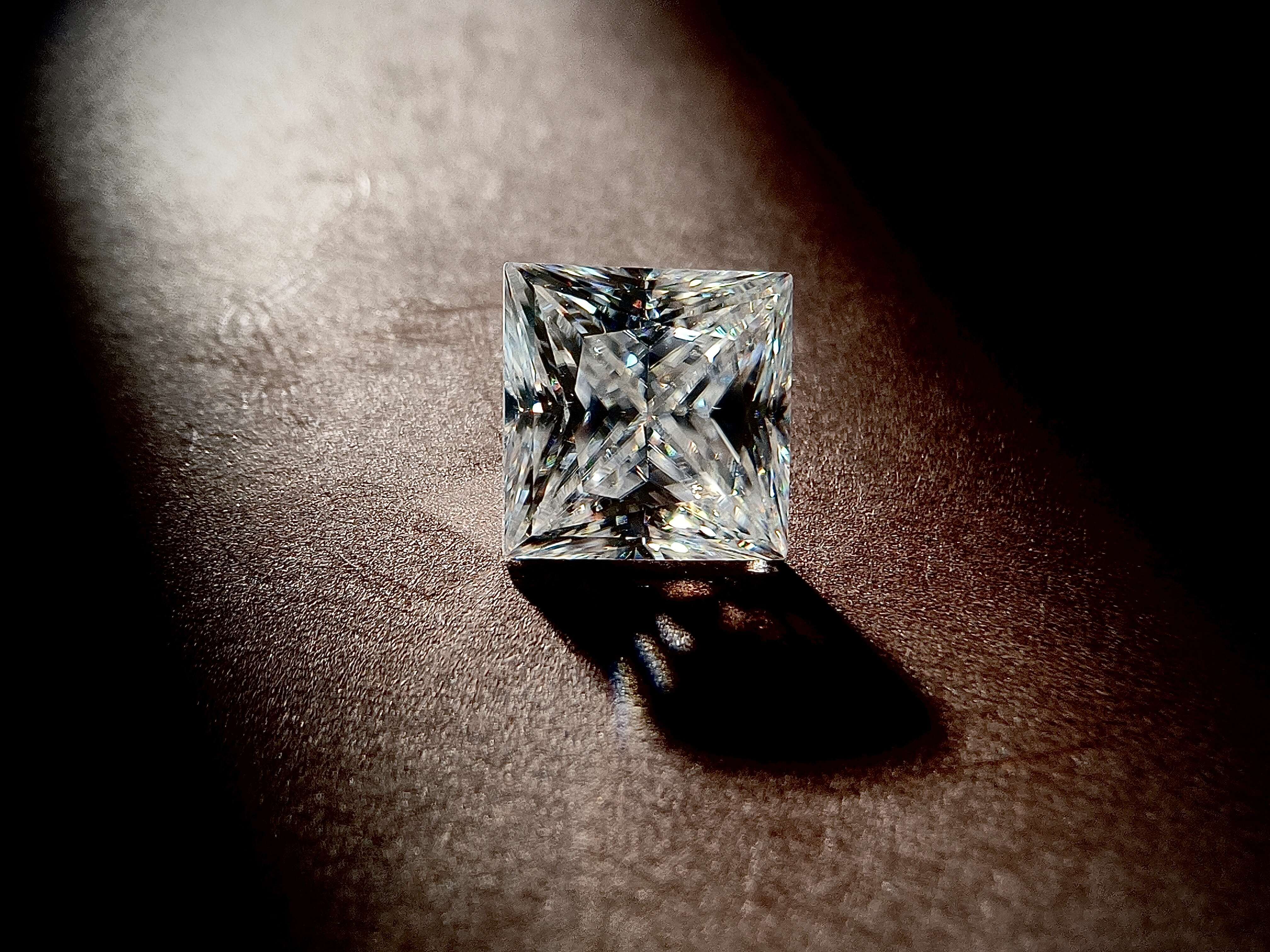 Viresa Lab-Grown VS2 Clarity Princess Cut Diamonds Loose Diamonds for Jewelry Making with IGI Certificate Watch Companion