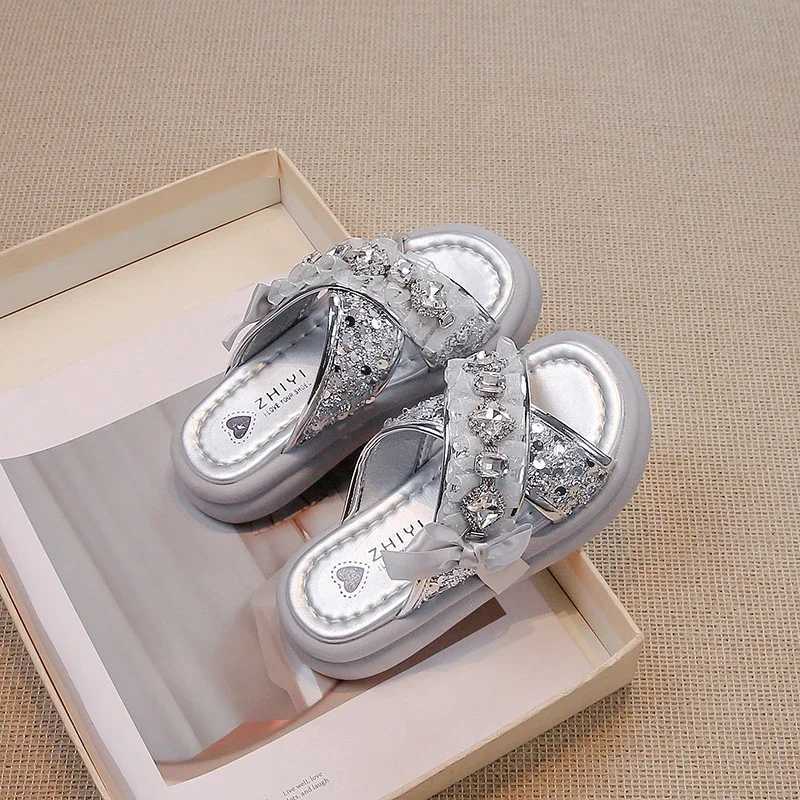 2024 Summer New Fashion Soft Comfortable Princess Lace Bowtie Elegant Rhinestone Cool Beach Sandals for Girls R250707