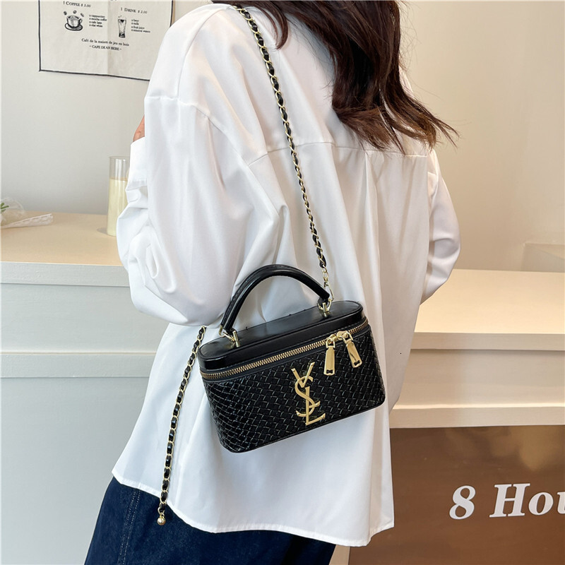 Designer High-End Feel for Women 2025 New Korean Style Elegant Versatile Box Niche Shoulder Crossbody Light Luxury Women's Bag