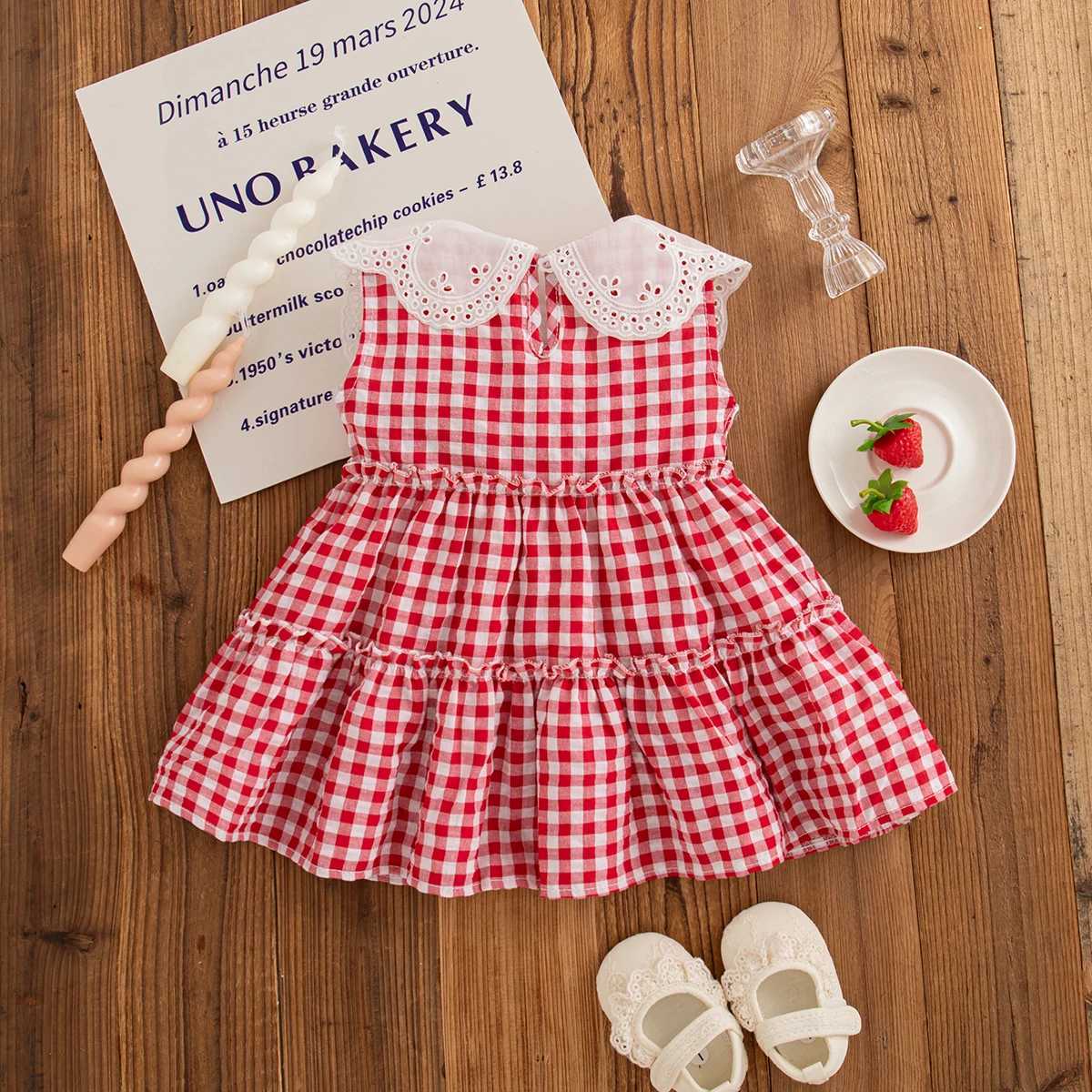 Tsute Strawberry Petal Lapel Baby Girl Dress Summer Nev Small Plaid Childrens Sleeveless Clothes For Babies Aged sh-24 Months R250707