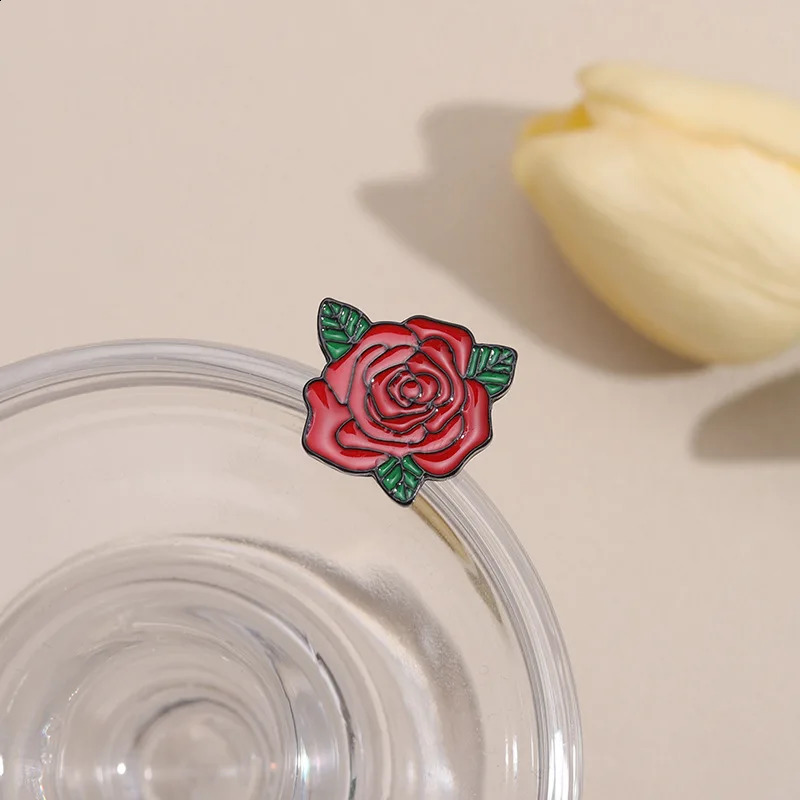 Vintage Rose Flower Enamel Pins Metal Plant Brooches Retro Decorative Pin for Clothes Collar Lapel Badge Wholesale Women Jewelry 250625