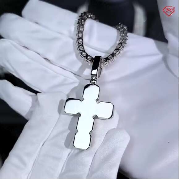 HipHop Jewelry Mossanite Pendant 925 Sterling Silver Gold Plated Halo Setting Custom VVS Moissanite Cross Pendant