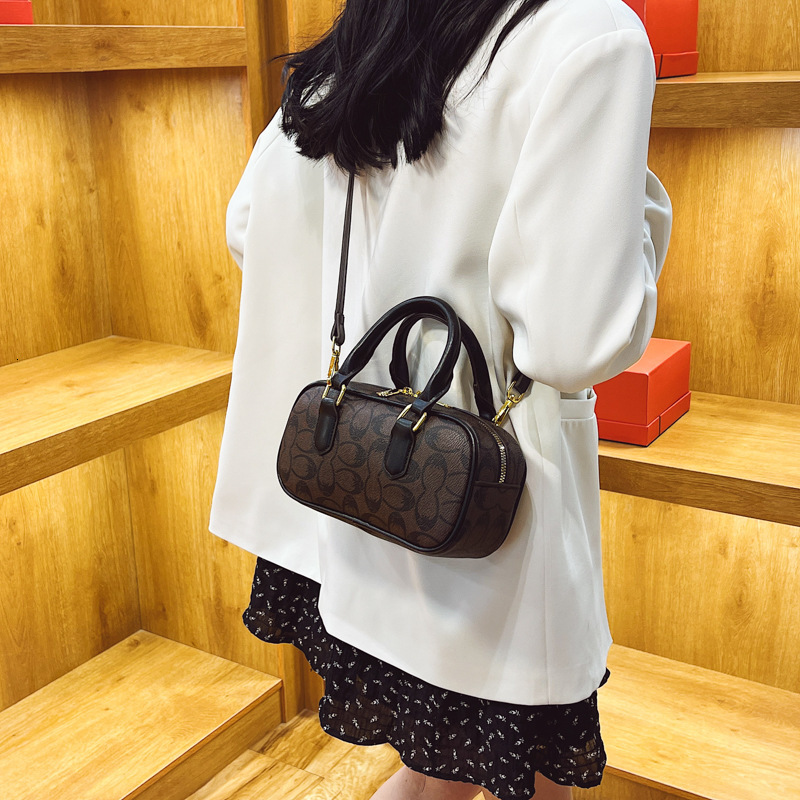 Designer This Year's Trend Small for Women 2025 New Korean Style Elegant Handbag Fashionable Versatile Shoulder Crossbody Light Luxury Women'