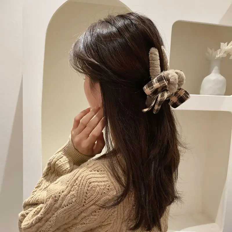 1pc Autumn/Winter Plush Grab Clip South Korea Dongdaemun Checkered Bow Hairpin Female Hairpin Large Shark Clip Female Z250707
