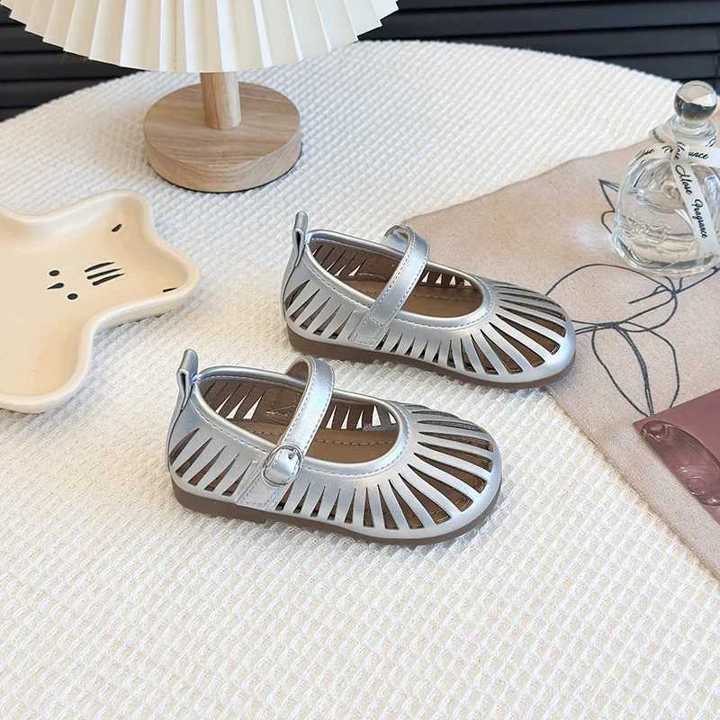 Princess Style Hollow Out Soft Bottom Willow Branch Childrens Single Shoes Summer New Arrival Sweet Sandals for Girls R250707