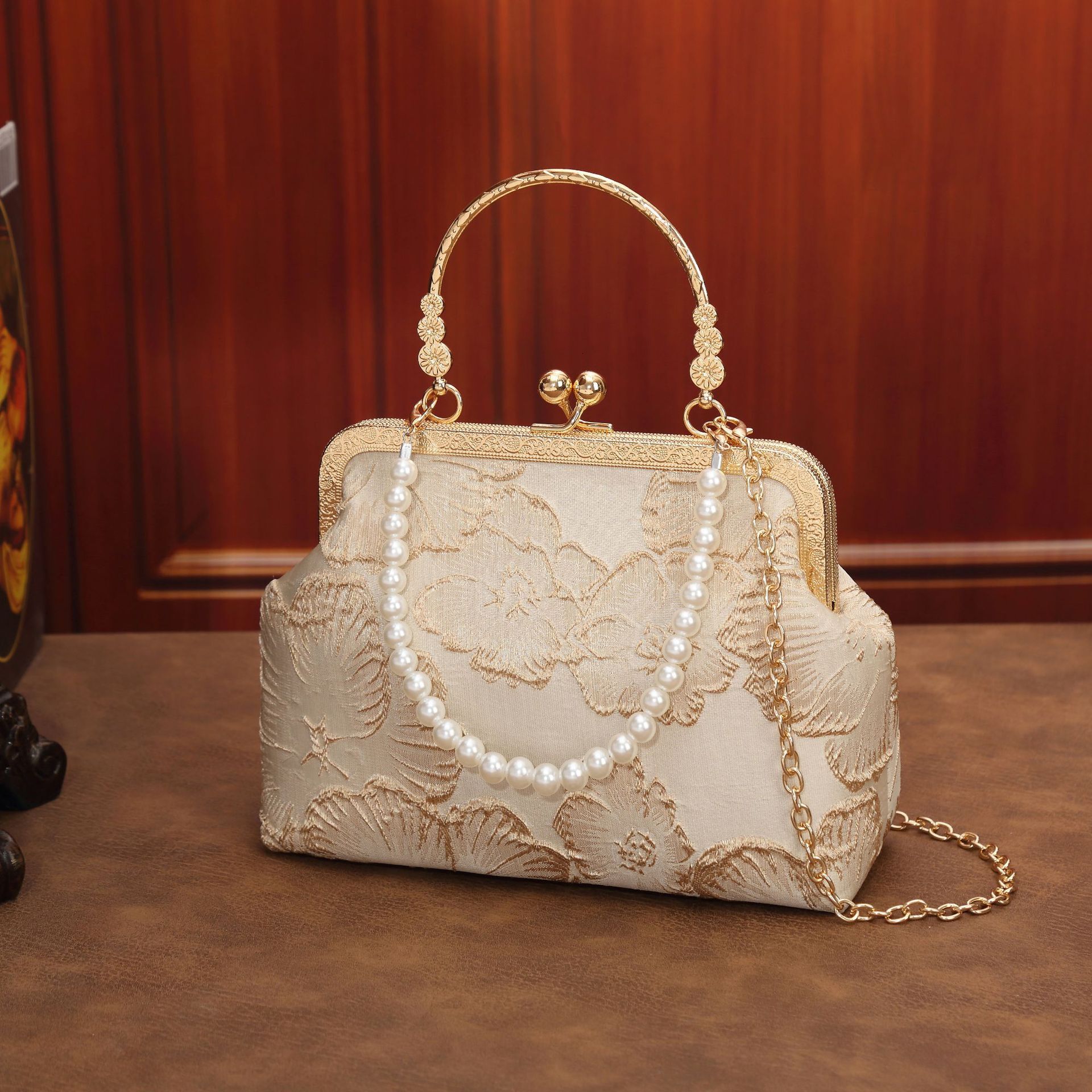 Free Shipping Designer's New Chinese Cheongsam Bag, Elegant And Generous Evening Gown Handbag, Formal Handheld Kiss Lock Bag, Pearl Bag With Ten 