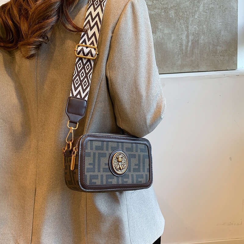 New Crossbody 2025 Camera High-end Women's Shoulder Versatile Street Bag