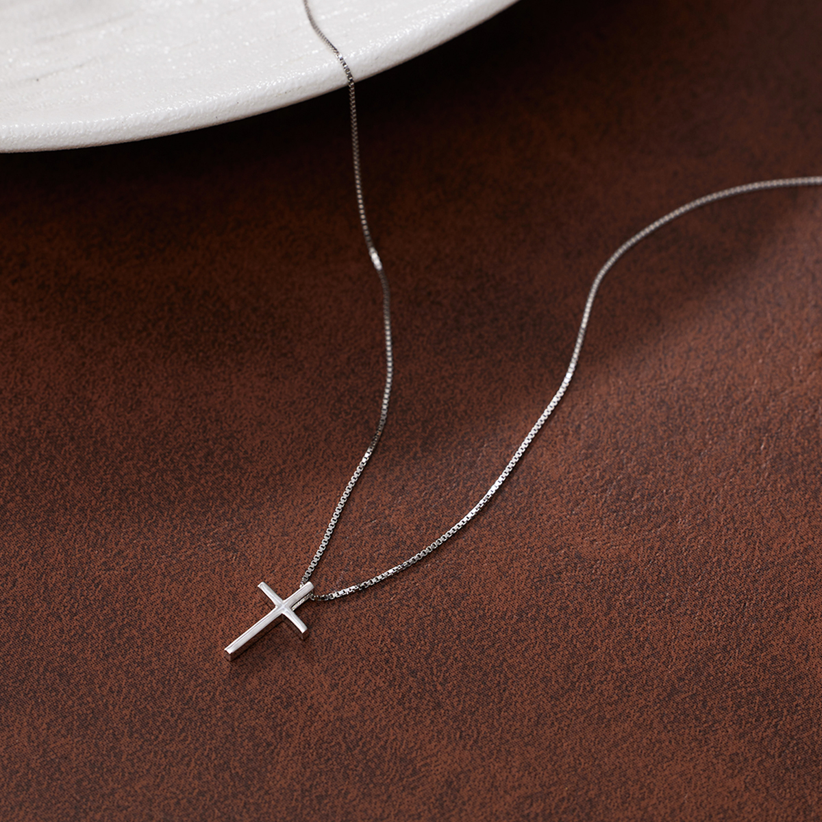 Fashion 925 silver necklace women cross glossy minimalist style memorial cross collarbone necklace SW0062