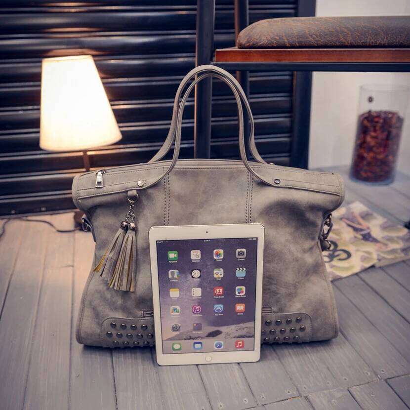Fashion Rivet High Quality Nubuck Leather Ladies Hand Large Shoulder Bag Handbags Women Bags Designer