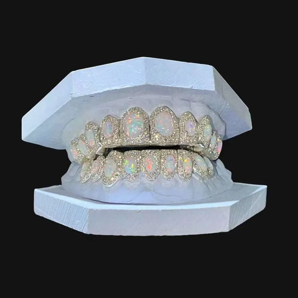 Moissanite Personalized Teeth Grill Silver Grillz Custom Fit Mouth Jewelry with Intricate Zigzag Setting & Sparkling Stones