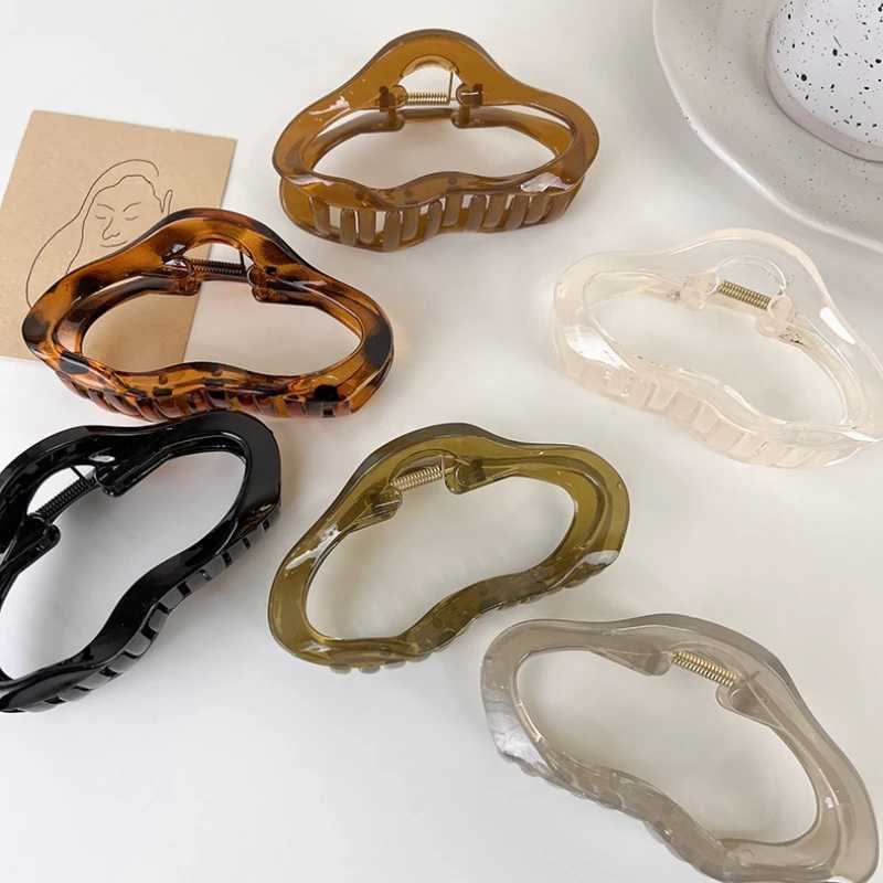 New Clouds Hollow Out Hair Claws Clips Womens Girls Jelly Acrylic Hair Clamps Plastic Irregular Hair Barrettes Hair Accessories Y250707
