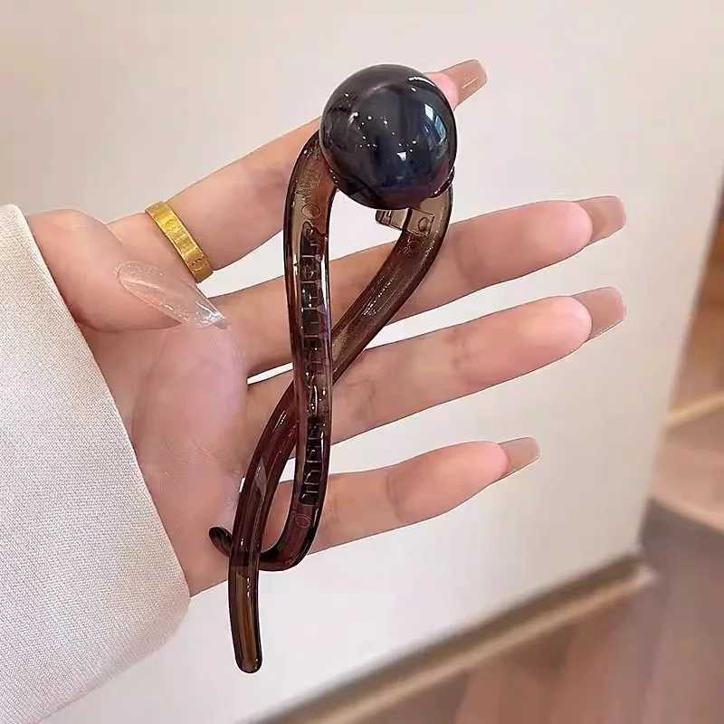 AWAYTR Retro S Shape Ponytail Twist Hair Clips New Fashion Multi-color Twisted Hollow Out Shark Clips Hair Accessory Y250707