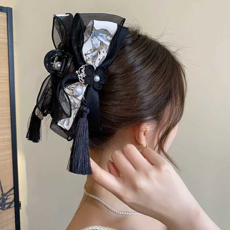 Bowknot Dripping Lotus Flower Imitation Pearl Colorful Fringe Acrylic Shark Hair Claws for Women Vintage Fashion New Accessories Z250707