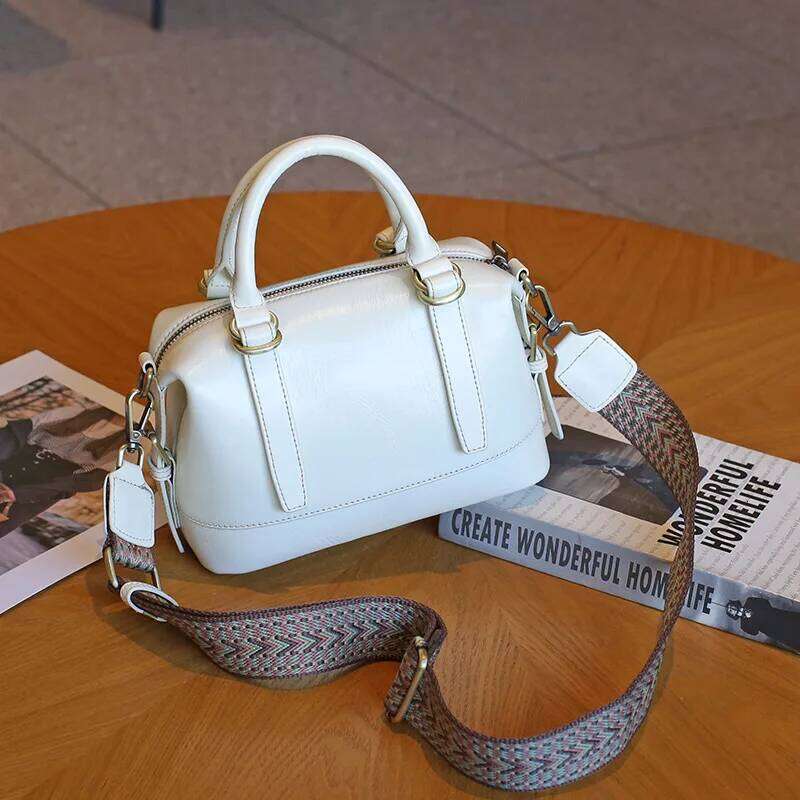 Fashion Genuine Leather Women's Shoulder First Cowhide Handbag Design Small Crossbody Women Daily Commuter Bag