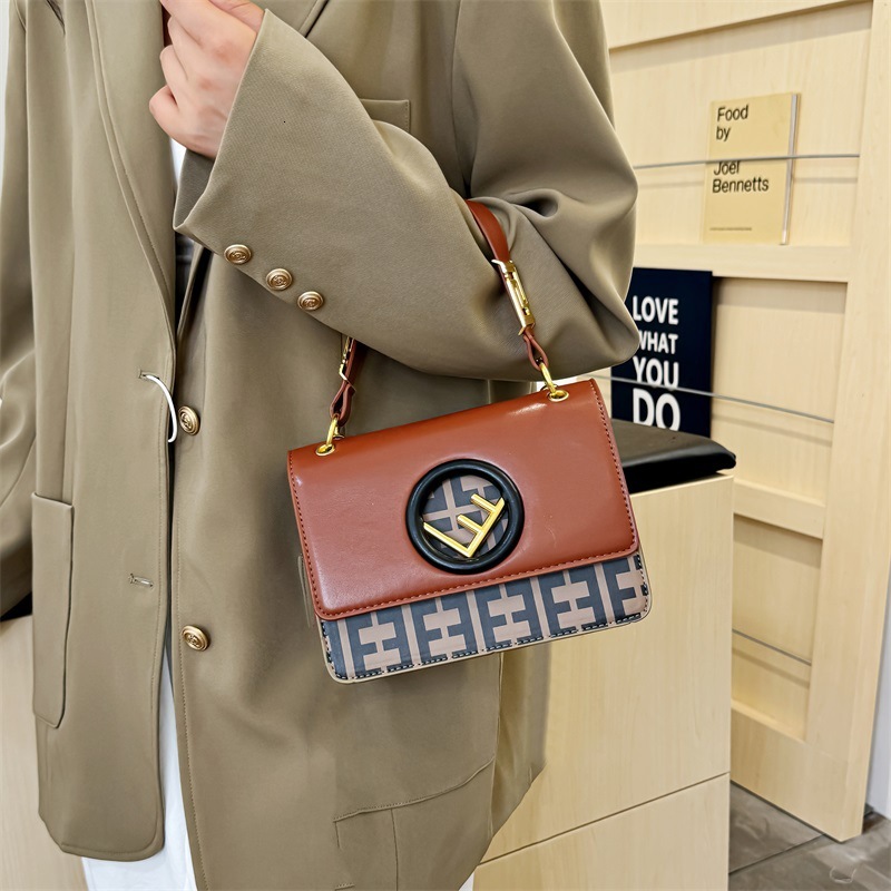 Designer 2025 New High-end Shoulder Crossbody Handbag Printed Fashion Personality French Small Square Women's Light Luxury Bag