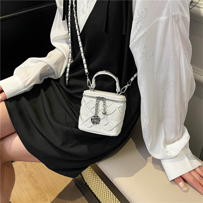 Designer Quilted Chain Handbag Box 2025 Fashion Textured Simple Casual Elegant Crossbody Small Square Light Luxury Women's Bag