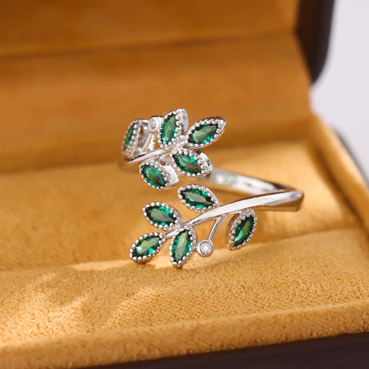 New Fashion Green Crystal Leaves 925 Sterling Silver Personality Temperament Creative Exquisite Opening Rings R376 XJ250707