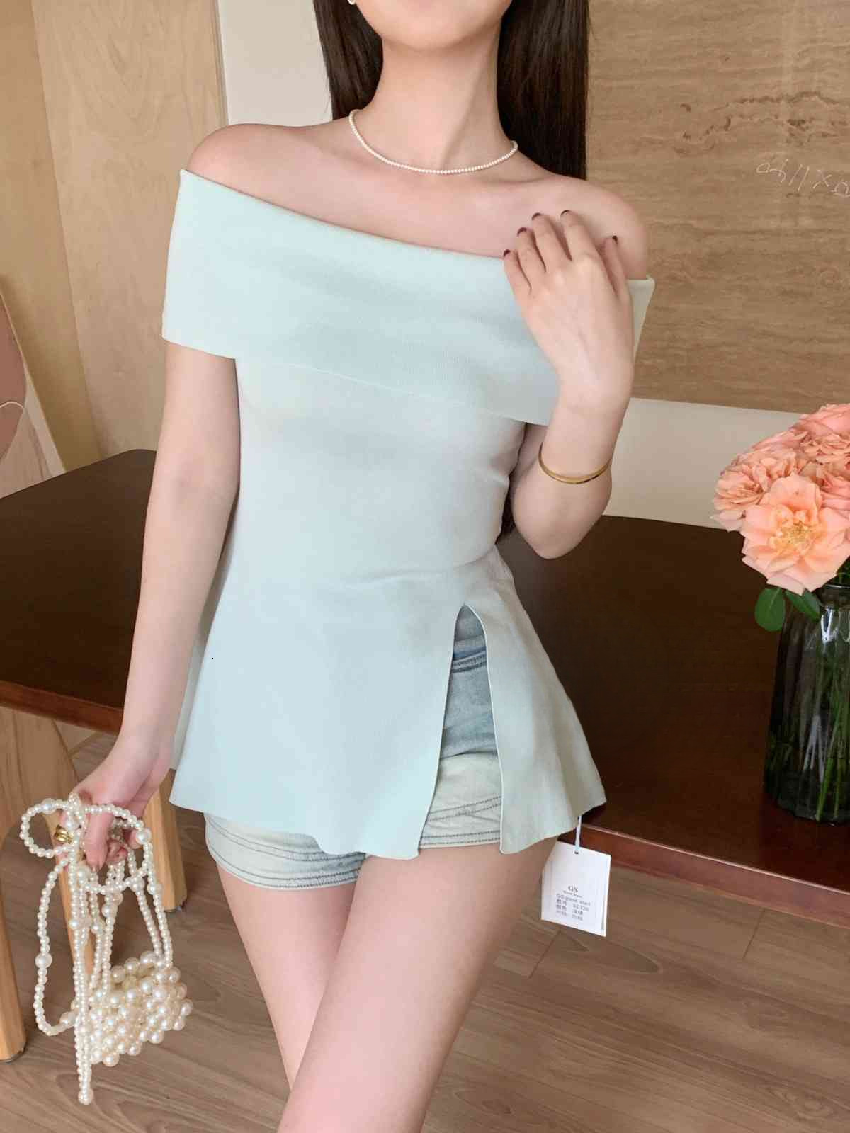 2025 Summer new women's T-shirt Summer new Korean style pure desire split shoulder waist knit top New designer T-shirt Irregular women's sho