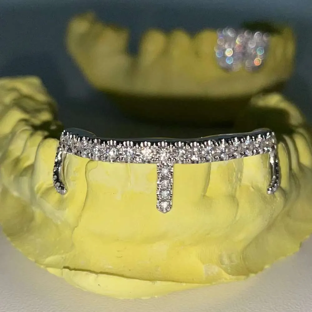Moissanite Personalized Teeth Grill Silver Grillz Custom Fit Mouth Jewelry with Intricate Zigzag Setting & Sparkling Stones