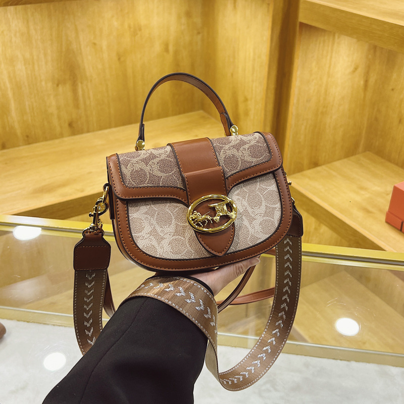 Designer 2025 New Trendy High-End Color-Block Shoulder Versatile Wide Strap Crossbody Commuter Handbag Light Luxury Women's Bag