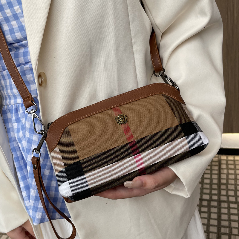 Free shipping designer Hot-selling New Plaid Clutch Bag for Women High Appearance Shoulder Bag Crossbody Bag Large Capacity Phone Bag Light Luxury Sma