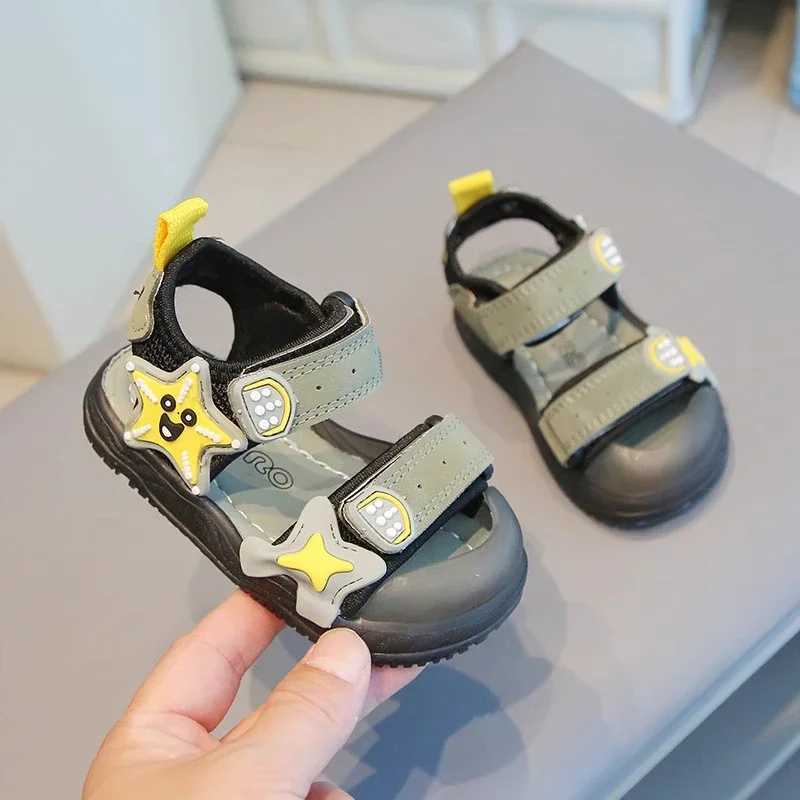 2025 New Fashion Korean Style Summer Luxury Pentagram Childrens Beach Shoes Ergonomic Soft Soled Childrens Womens Sandals R250707