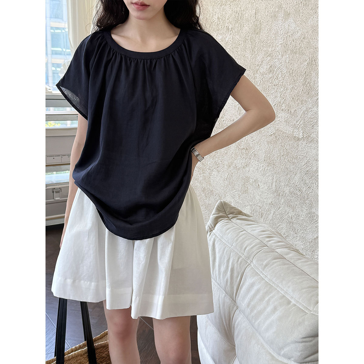 2025 Summer new women's T-shirt Korean style flowing sleeves V-neck women's shirt Summer new niche design shirt New designer T-shirt