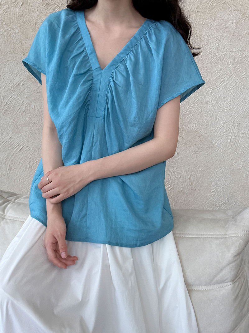 2025 Summer new women's T-shirt Korean style flowing sleeves V-neck women's shirt Summer new niche design shirt New designer T-shirt