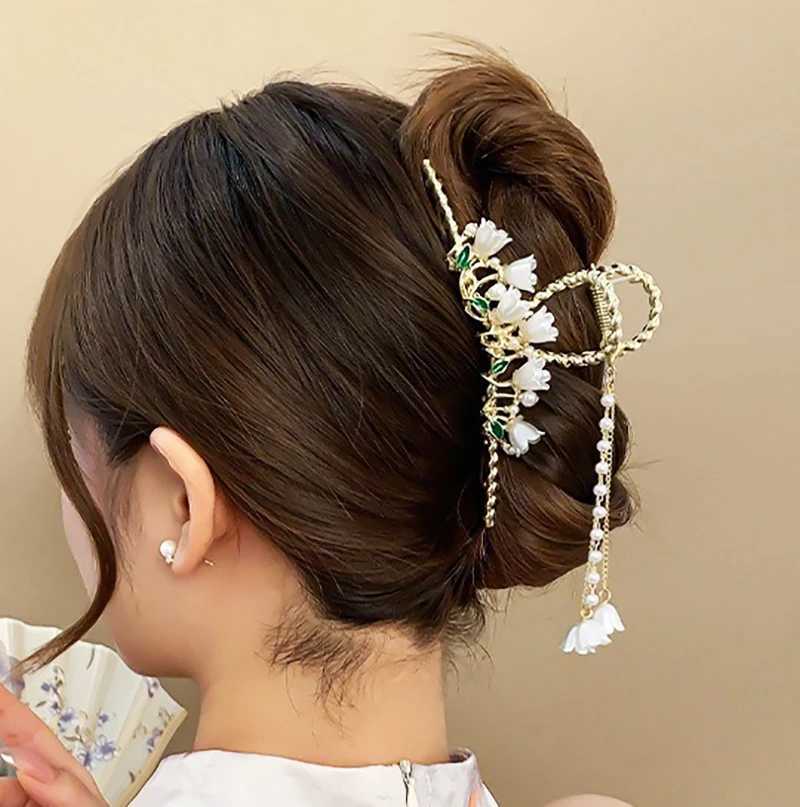 Korean Women Camellia Tassel Grab Clip With Tassels Large Back Of The Head Metal Shark Claw Hairpin Hair Accessories Y250707