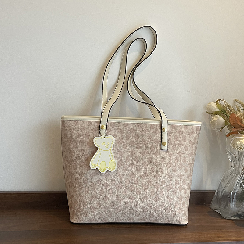 Designer High-End Feel for Women 2025 New Printed Fashion Large Capacity Versatile Shopping Tote Handbag Shoulder Light Luxury Women's Bag
