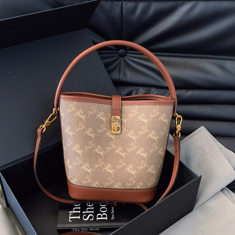 Designer 2025 New Korean Style Elegant Bucket Versatile Fashion High-end Feel Shoulder Crossbody Light Luxury Women's Bag