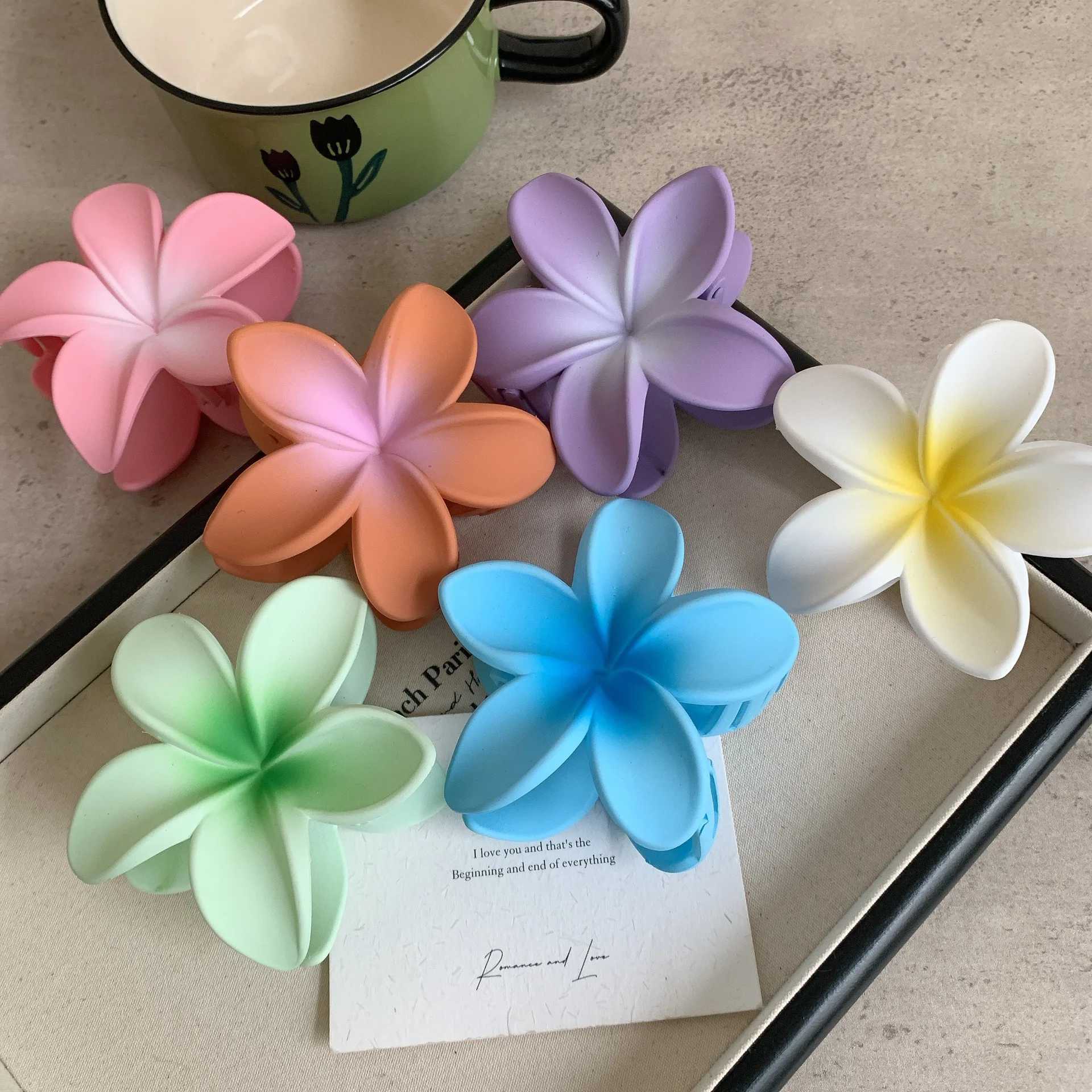 Fashion Frosted Egg Flower Hair Claw Clip Shark Hairpin Barrettes Ponytail Holder Summer Beach Hair Glamp Head Accessories Women Y250707