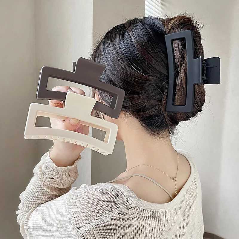 Korean Large Solid Hair Claw Elegant Hairpins Barrette Crab Hair Clips For Women Girls Square Headwear Hair Accessories Jewelry Z250707