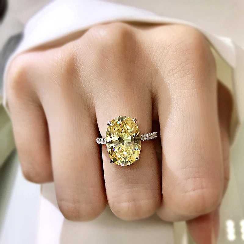 Luxury Oval 5ct Topaz Finger Ring 925 Sterling Silver Party Wedding Band Rings for Women Men Promise Engagement Jewelry Gift XJ250707