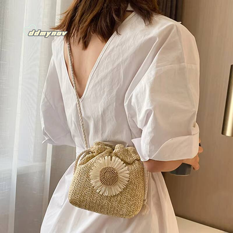 Rattan Woven Women Straw Bag Handbag Knit Flower Summer Beach Woman Shoulder Messenger Khaki Beige Bags Fashion Creative ddmynov