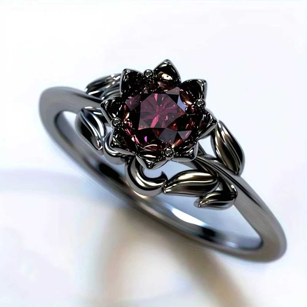 Womens Flower Shaped Red Crystal Ring Gun Black Electroplated Handmade Classic Jewelry Inlaid Cubic Zirconia Party Gift for Her XJ250707